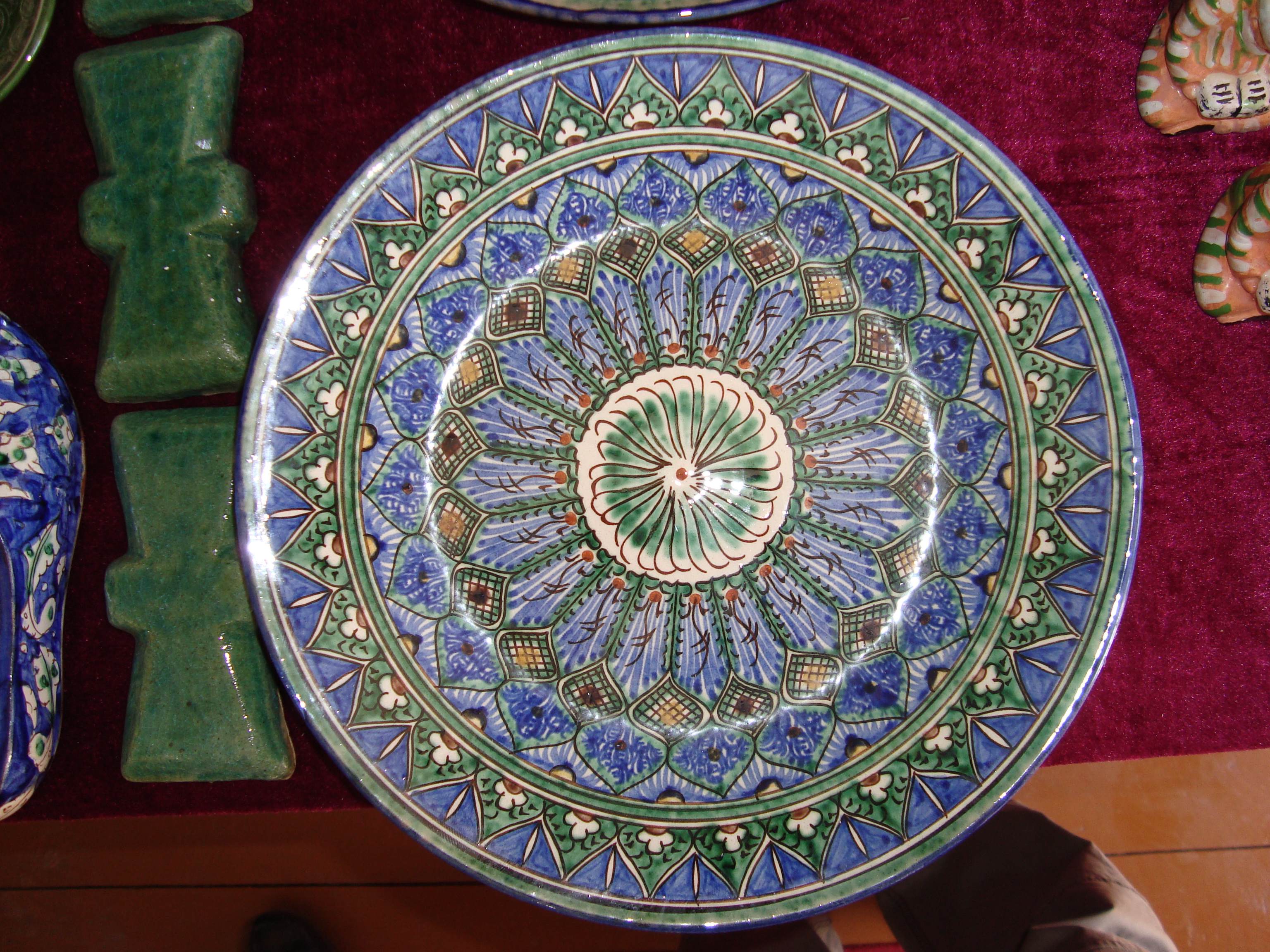 Тарелка ручной работы из глины